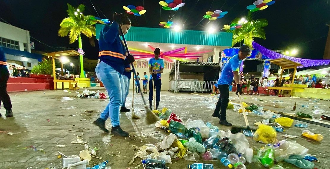 Mais de 60 toneladas de lixo são recolhidas durante as quatro noites de Carnaval em Cruzeiro do Sul 1 Foto: Ascom