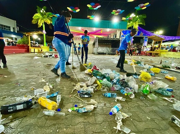 Mais de 60 toneladas de lixo são recolhidas durante as quatro noites de Carnaval em Cruzeiro do Sul