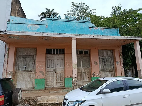 Prefeitura de Brasileia faz mapeamento de imóveis abandonados que oferecem risco à população