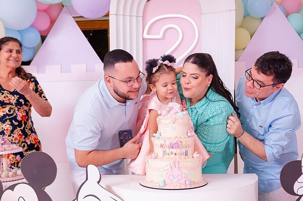 A pequena Maria Clara Rebecca comemorou seus dois aninhos em grande estilo