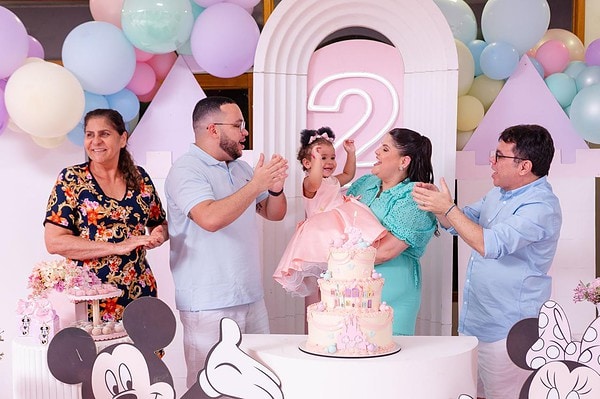 A pequena Maria Clara Rebecca comemorou seus dois aninhos em grande estilo