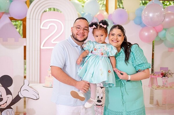 A pequena Maria Clara Rebecca comemorou seus dois aninhos em grande estilo