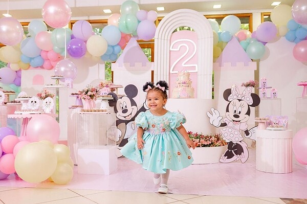 A pequena Maria Clara Rebecca comemorou seus dois aninhos em grande estilo