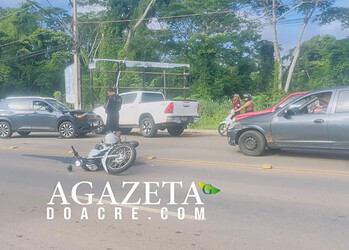 Colisão entre carro e moto deixa motociclista de 63 anos ferido na Avenida Antônio da Rocha Viana