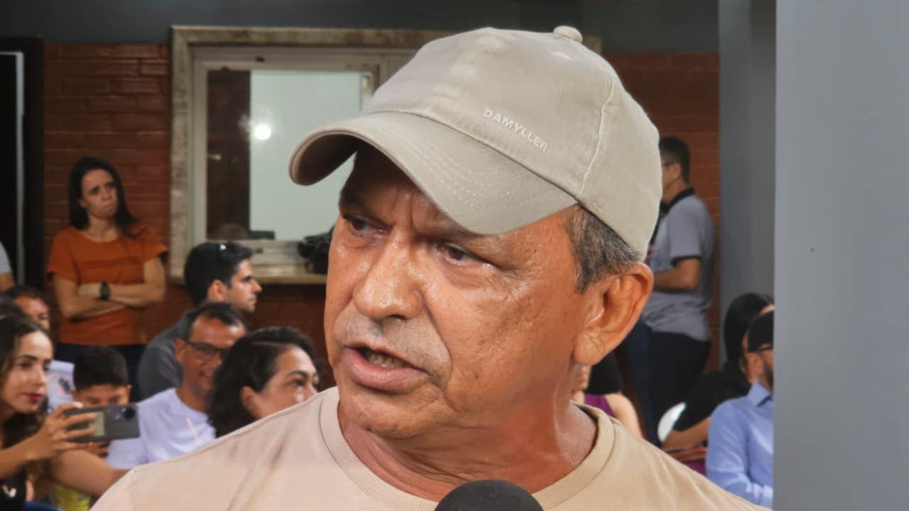 Técnicos da Ufac cobram cumprimento de acordo de greve durante mobilização na visita do ministro da Educação