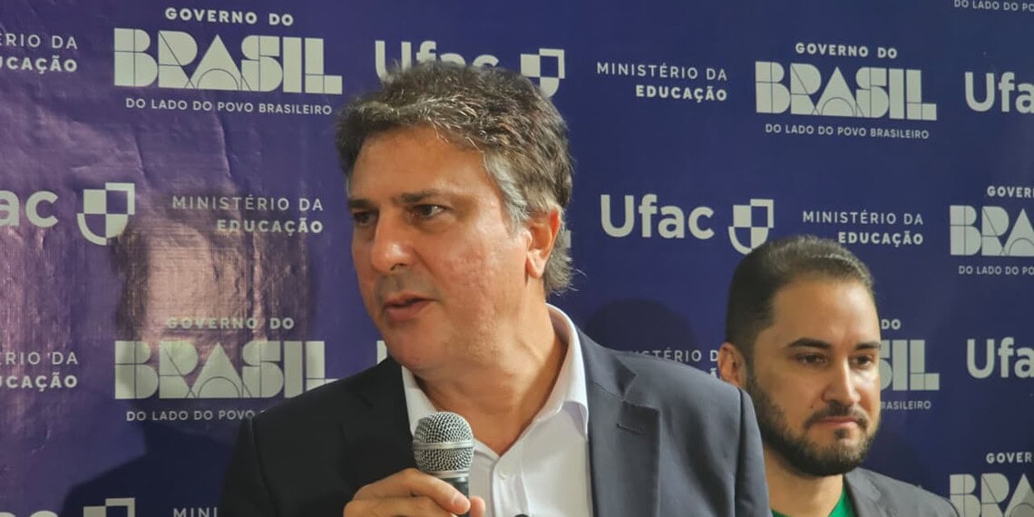 A informação foi dada pelo Ministro da Educação, em  coletiva de imprensa na Ufac. Foto: Vitor Paiva.