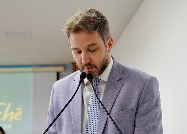 Felipe Tchê lidera modernização do Código de Posturas e Câmara aprova avanço na desburocratização em Rio Branco