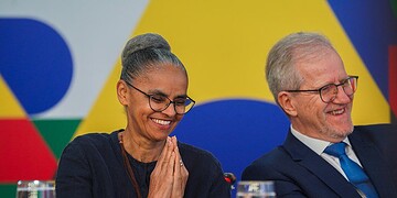 Rogério Cassimiro/MMA
Marina e seu secretário-executivo, João Paulo Capobianco, durante a entrevista