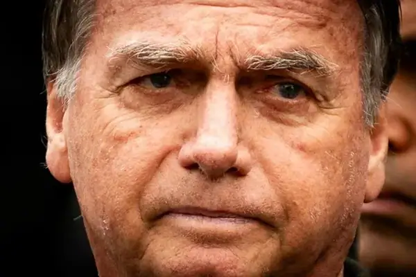 Bolsonaro volta a pedir prisão domiciliar humanitária a Moraes