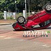 Carro capota após colisão em cruzamento na Avenida Ceará, em Rio Branco, e deixa três feridos