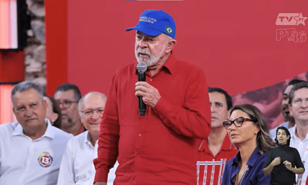 Lula diz que eleição será guerra: "Não tem mais Lulinha paz e amor"