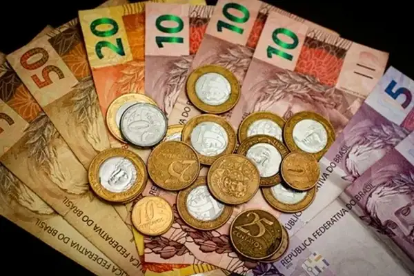 Dinheiro esquecido: brasileiros podem resgatar R$ 10 bilhões, diz BC