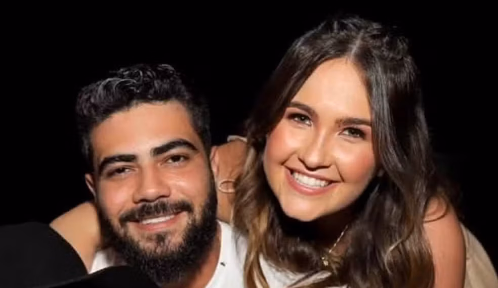 Quem é Amanda Vasconcelos, esposa de Henrique, da dupla com Juliano, presa nos EUA após fugir de abordagem 1 Amanda Vasconcelos ao lado de Henrique — Foto: Reprodução/Instagram de Amanda Vasconcelos