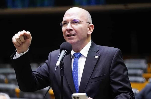 Progressistas abre processo disciplinar contra Gerlen Diniz após confusão em Sena Madureira