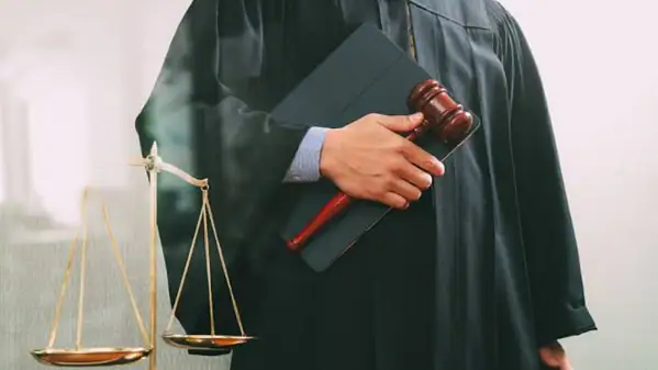 5 dos 'penduricalhos' mais inacreditáveis do funcionalismo brasileiro