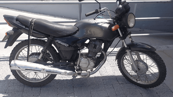 Motocicleta furtada é recuperada horas após crime no bairro Aviário, em Rio Branco