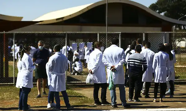 Inscrições para Mais Médicos Especialistas terminam no domingo