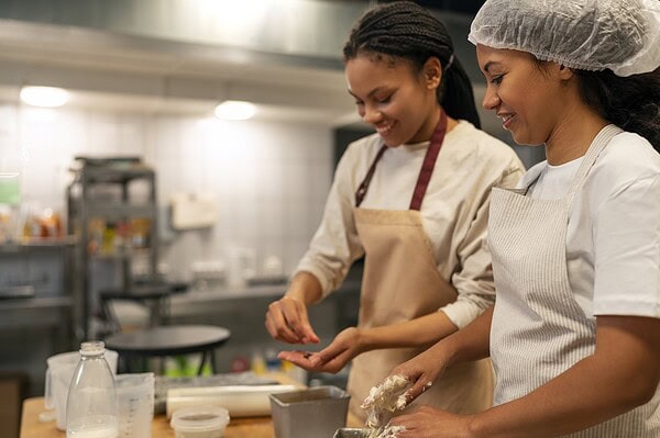 Renda Nas Mãos: projeto oferece oficinas gratuitas para mulheres negras e indígenas a partir de março de 2026