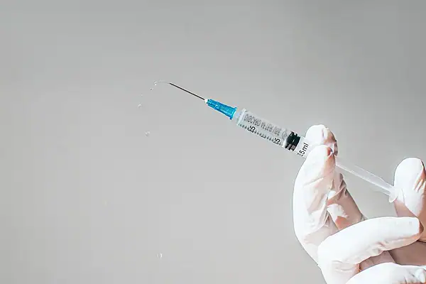 Vacina contra HPV mostra proteção duradoura após 12 anos, diz estudo
