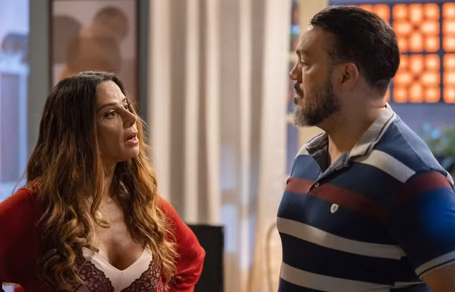 Consuelo (Viviane Araujo) e Misael (Belo) em 'Três Graças' — Foto: Fábio Rocha/Rede Globo