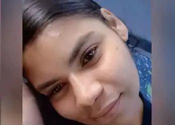 A família de Caroline Costa, de 27 anos, acusa o Hospital Municipal da Japuíba de erro médico após relatos de que a jovem teria aberto os olhos e emitido sons durante seu velório em Angra dos Reis. - (crédito: Reprodução/RedesSociais)