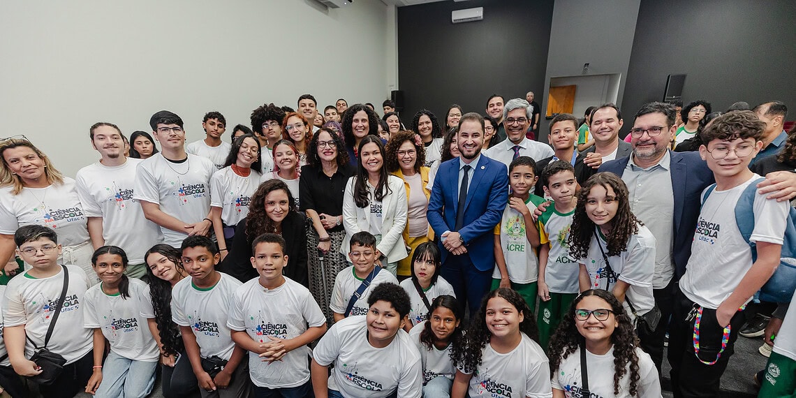 Programa Mais Ciência na Escola leva laboratórios maker a escolas públicas do Acre com investimento de R$ 500 mil 1 Lançamento da ação fez parte da agenda da ministra da Ciência, Tecnologia e Inovação, Luciana Santos no Acre - Foto: Luara Baggi (ASCOM/MCTI)