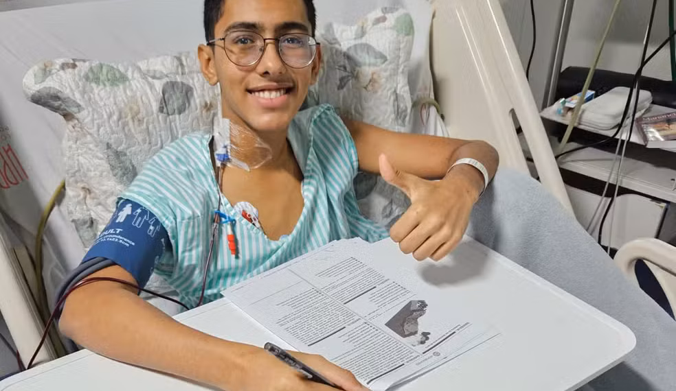Jovem paraense com doença rara passa em três universidades públicas após fazer Enem no hospital 1 Ítalo Cantanhede Rodrigues, de 17 anos. — Foto: Arquivo pessoal