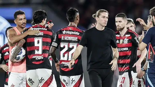 Flamengo anuncia a demissão de Filipe Luís