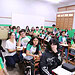 Trabalho de mediação pedagógica ajuda estudantes com deficiência e autismo a acompanhar as aulas e desenvolver autonomia na escola. Foto: Mardilson Gomes/SEE