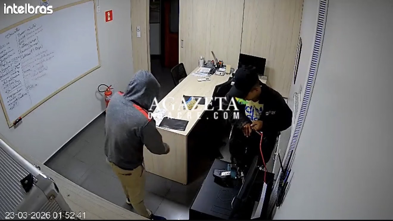 Posto ao lado do Terminal Urbano é alvo de assalto e funcionários são trancados