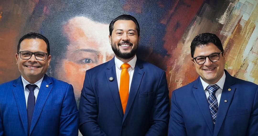 Jarude da boas vindas aos deputados. Foto: Reprodução