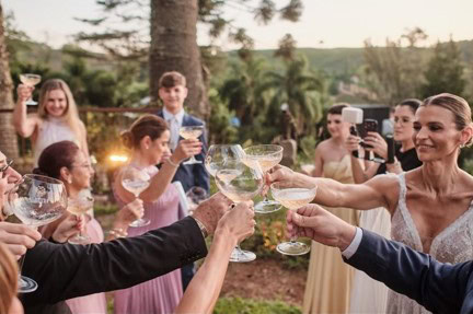 As bodas de prata da advogada Célia Marquezini e do médico Nelson Marquezini foram celebradas na Serra Gaúcha no dia 14