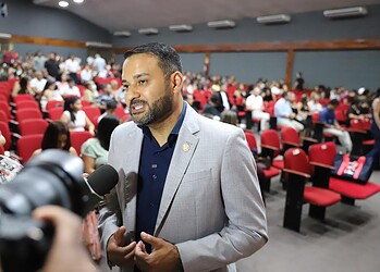 Novos professores do Estado receberão auxílio de R$ 4,5 mil para compra de notebooks, confirma SEE 1 Secretário de Estado de Educação, Aberson Carvalho (Foto: Secom)