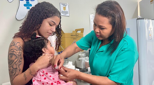 Mais de mil pessoas são vacinadas contra meningite, gripe e HPV em ação da Prefeitura de Rio Branco