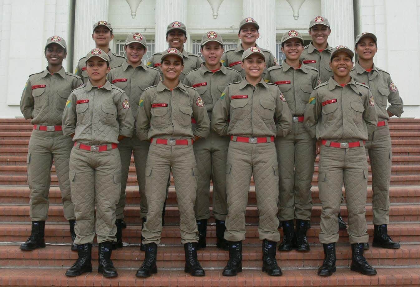 De soldado a comandante: mulher faz história ao assumir batalhão dos Bombeiros no Acre
