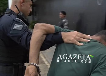 Homem é preso com cocaína e crack em casa suspeita de tráfico no bairro Nova Esperança, em Rio Branco