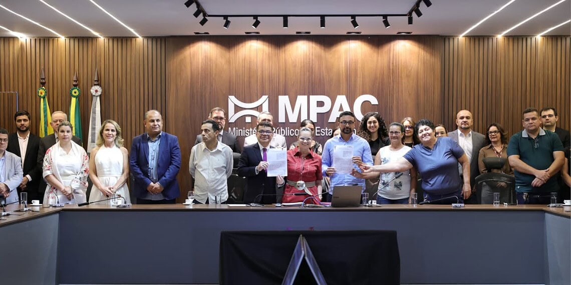 MPAC e Federação de Futebol firmam parceria para combater violência contra a mulher nos estádios do Acre