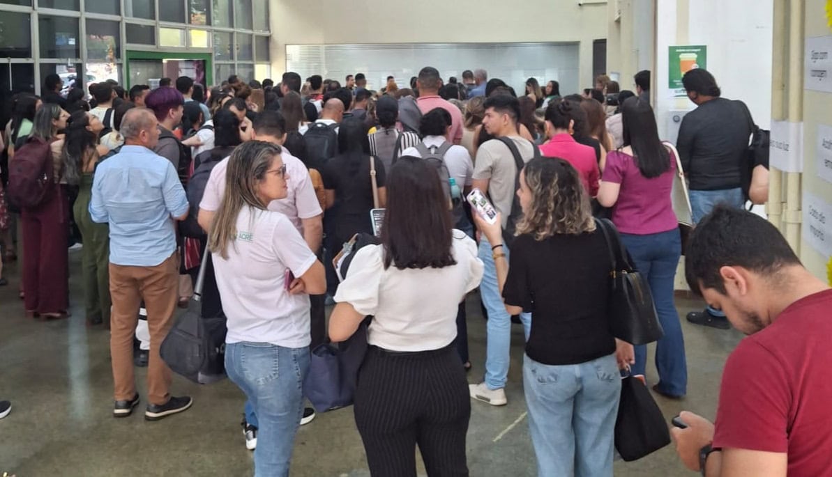 Princípio de incêndio em prédio da Sesacre assusta servidores e mobiliza bombeiros em Rio Branco