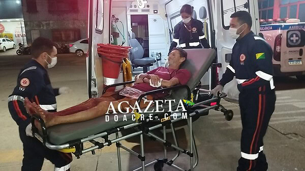 Idoso é ferido com golpe de faca após desentendimento em rua do bairro Vitória