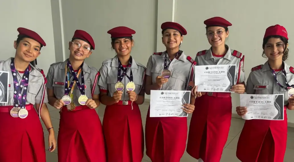 Estudantes medalhistas recebem reconhecimento no Teatro dos Náuas. Foto: cedida