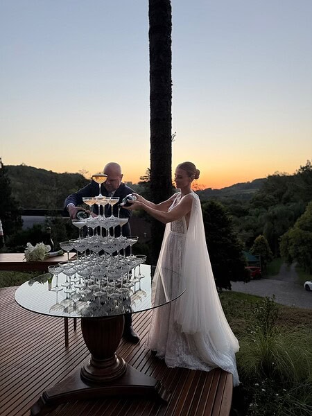 As bodas de prata da advogada Célia Marquezini e do médico Nelson Marquezini foram celebradas na Serra Gaúcha no dia 14