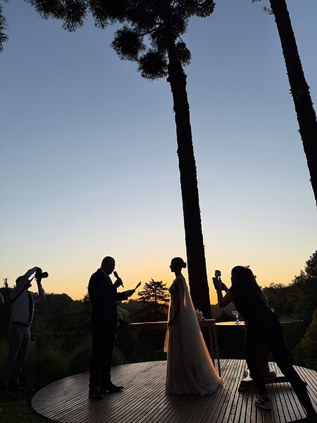 As bodas de prata da advogada Célia Marquezini e do médico Nelson Marquezini foram celebradas na Serra Gaúcha no dia 14