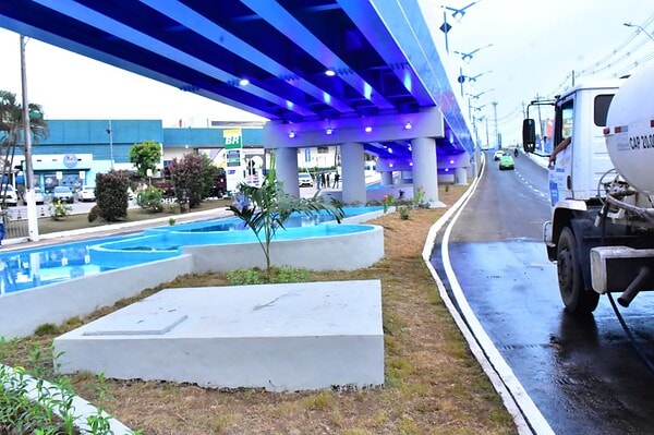 Com laço gigante azul, prefeitura entra na contagem regressiva para inauguração do elevado da AABB; FOTOS