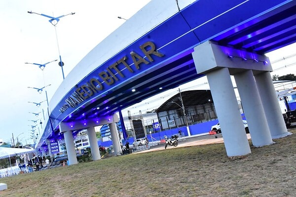 Com laço gigante azul, prefeitura entra na contagem regressiva para inauguração do elevado da AABB; FOTOS