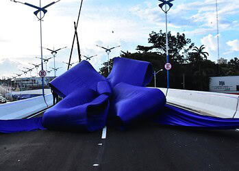 Com laço gigante azul, prefeitura entra na contagem regressiva para inauguração do elevado da AABB; FOTOS