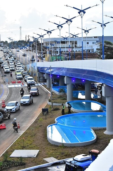 Com laço gigante azul, prefeitura entra na contagem regressiva para inauguração do elevado da AABB; FOTOS