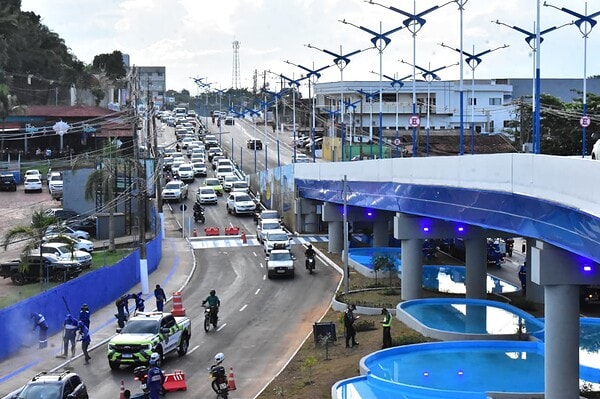 Com laço gigante azul, prefeitura entra na contagem regressiva para inauguração do elevado da AABB; FOTOS