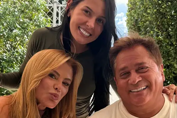 Ana Castela passa domingo em almoço com a família de Zé Felipe