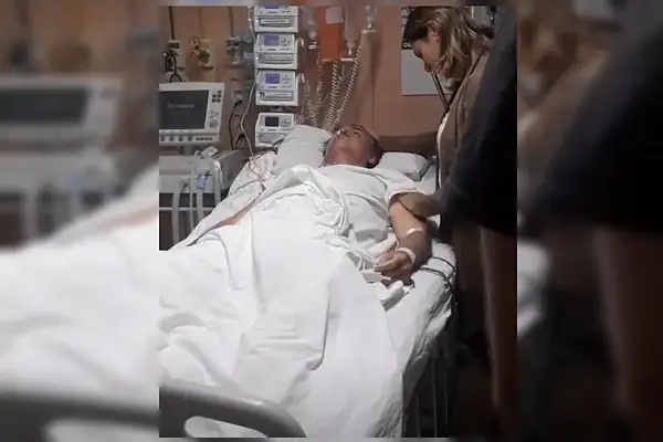 Bolsonaro no hospital: vídeo postado por deputado nesta 2ª é de 2023. Veja vídeo