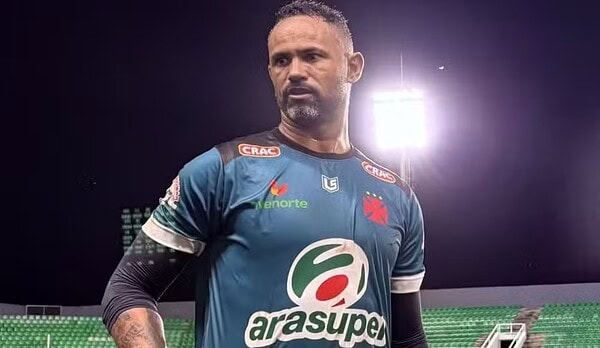 Goleiro Bruno é considerado foragido pela Justiça do Rio após passagem pelo Acre para jogar pelo Vasco-AC